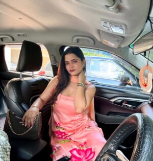 Priyanka Chaturvedi Instagram - On my way to get my dupatta stuck in his watch 💗
