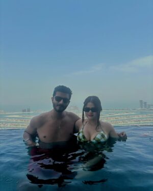 Priyanka Chaturvedi Instagram - Birthday behaviour 🎈🫧💫
#birthdaygirl #birthdaypost #vacationmode #birthdaypost #dubai🇦🇪 #swimmingday #explore #fyp #vacayvibes #Dubaivacay2024