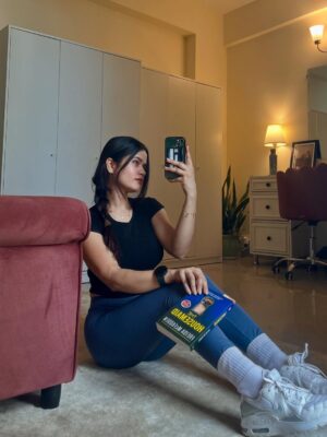 Priyanka Chaturvedi Instagram - Clicking through life 📸 🧡