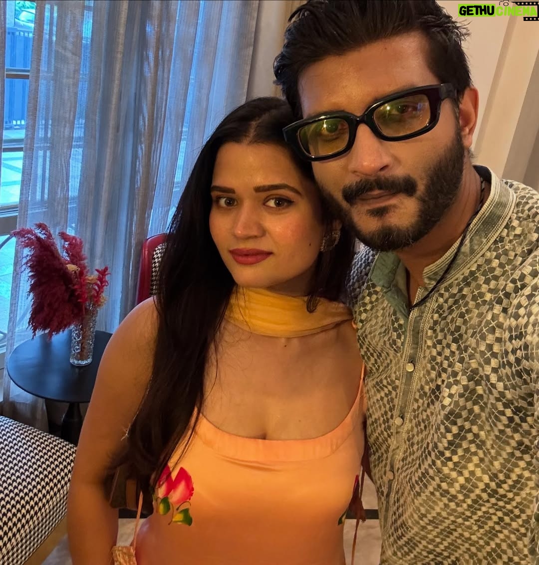 Priyanka Chaturvedi - 10K Likes - On my way to get my dupatta stuck in his watch 💗