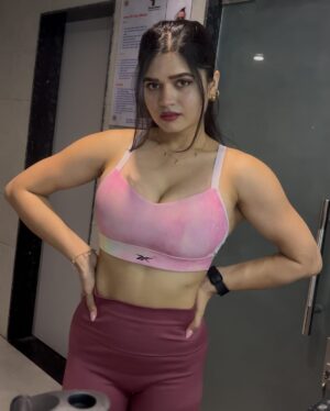 Priyanka Chaturvedi Instagram - A little moment for my gym fit… and my pancake obsession 🥞🧡😌