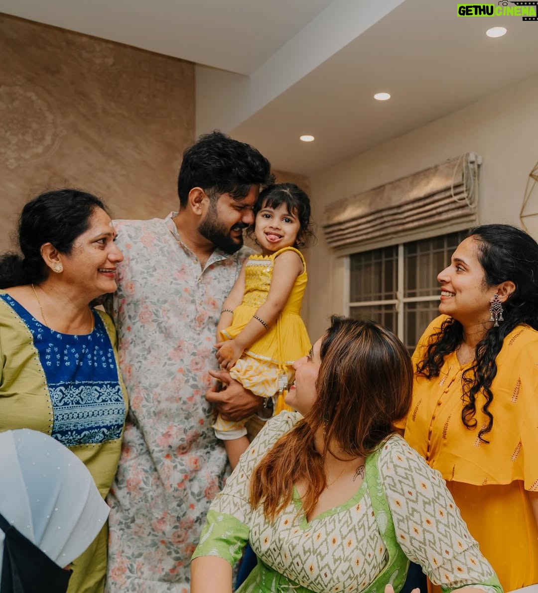 Priyanka Deshpande - 250.9K Likes - All my love, for the one who’s been my partner in every chapter of life — for every silly fight, every secret kept, and every tomorrow we share. 🥂♥️
.
.
#iloveyoutambi #rakhi