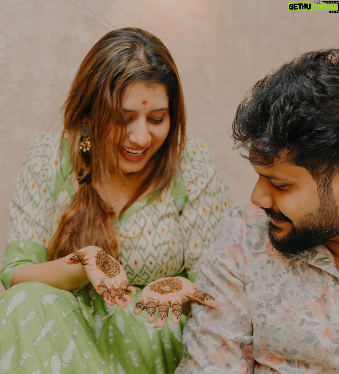 Priyanka Deshpande - 250.9K Likes - All my love, for the one who’s been my partner in every chapter of life — for every silly fight, every secret kept, and every tomorrow we share. 🥂♥️
.
.
#iloveyoutambi #rakhi