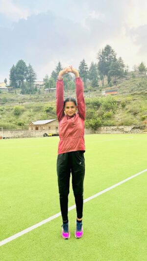 Priyanka Goswami Instagram - जो व्यक्ति छोटे-छोटे कर्मो को भी ईमानदारी से करता है,
वही बड़े कर्मो को भी ईमानदारी से कर सकता है।
#training #hard #work #focus