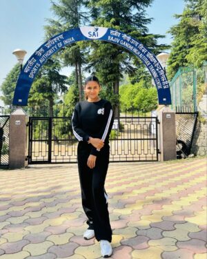 Priyanka Goswami Instagram - How many good altitude training centers are there in our country 🇮🇳and I will practice for ample time here in Shilaroo🇮🇳
.
.
#india #training #camp #altitude #high #center #work #hard #stay #blessed #staysafe #staystrong #staymotivated #workinprogress