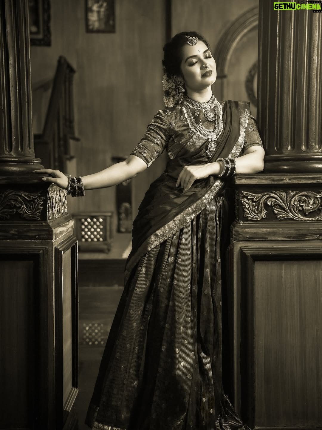 Priyanka M Jain - 89.3K Likes - మహానటి❤️‍🔥

In @srehadesignerstudioofficial @srehadesignerjewelleryofficial 
📸 @dl_shoots 
💄 @almightymakeupstudioacademy 
@nstudios_prewedding 

.

.

.

.

.

.

#priyanka #priyankajain #priyankamjain #mahanati #savitri #trending #retro #india #telugu #teluguretro #maayabazaar #lehenga #pattu #south #southindian #wedding #jewellery #viral #bn #virall #vintage #designs #designsoftheday #weddinghairstyle #ootd #ootn #outfit #attire