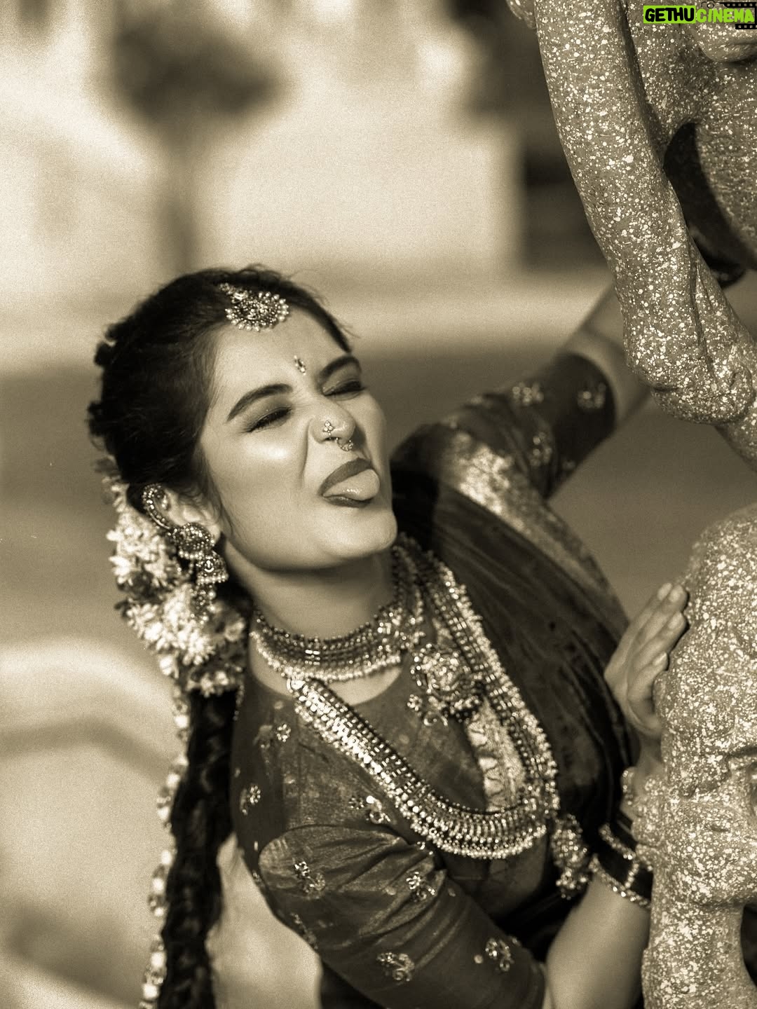 Priyanka M Jain - 89.3K Likes - మహానటి❤️‍🔥

In @srehadesignerstudioofficial @srehadesignerjewelleryofficial 
📸 @dl_shoots 
💄 @almightymakeupstudioacademy 
@nstudios_prewedding 

.

.

.

.

.

.

#priyanka #priyankajain #priyankamjain #mahanati #savitri #trending #retro #india #telugu #teluguretro #maayabazaar #lehenga #pattu #south #southindian #wedding #jewellery #viral #bn #virall #vintage #designs #designsoftheday #weddinghairstyle #ootd #ootn #outfit #attire