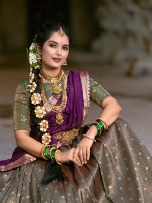Priyanka M Jain Instagram - మహానటి❤️🔥
In @srehadesignerstudioofficial @srehadesignerjewelleryofficial
📸 @dl_shoots
💄 @almightymakeupstudioacademy
@nstudios_prewedding
.
.
.
.
.
.
#priyanka #priyankajain #priyankamjain #mahanati #savitri #trending #retro #india #telugu #teluguretro #maayabazaar #lehenga #pattu #south #southindian #wedding #jewellery #viral #bn #virall #vintage #designs #designsoftheday #weddinghairstyle #ootd #ootn #outfit #attire