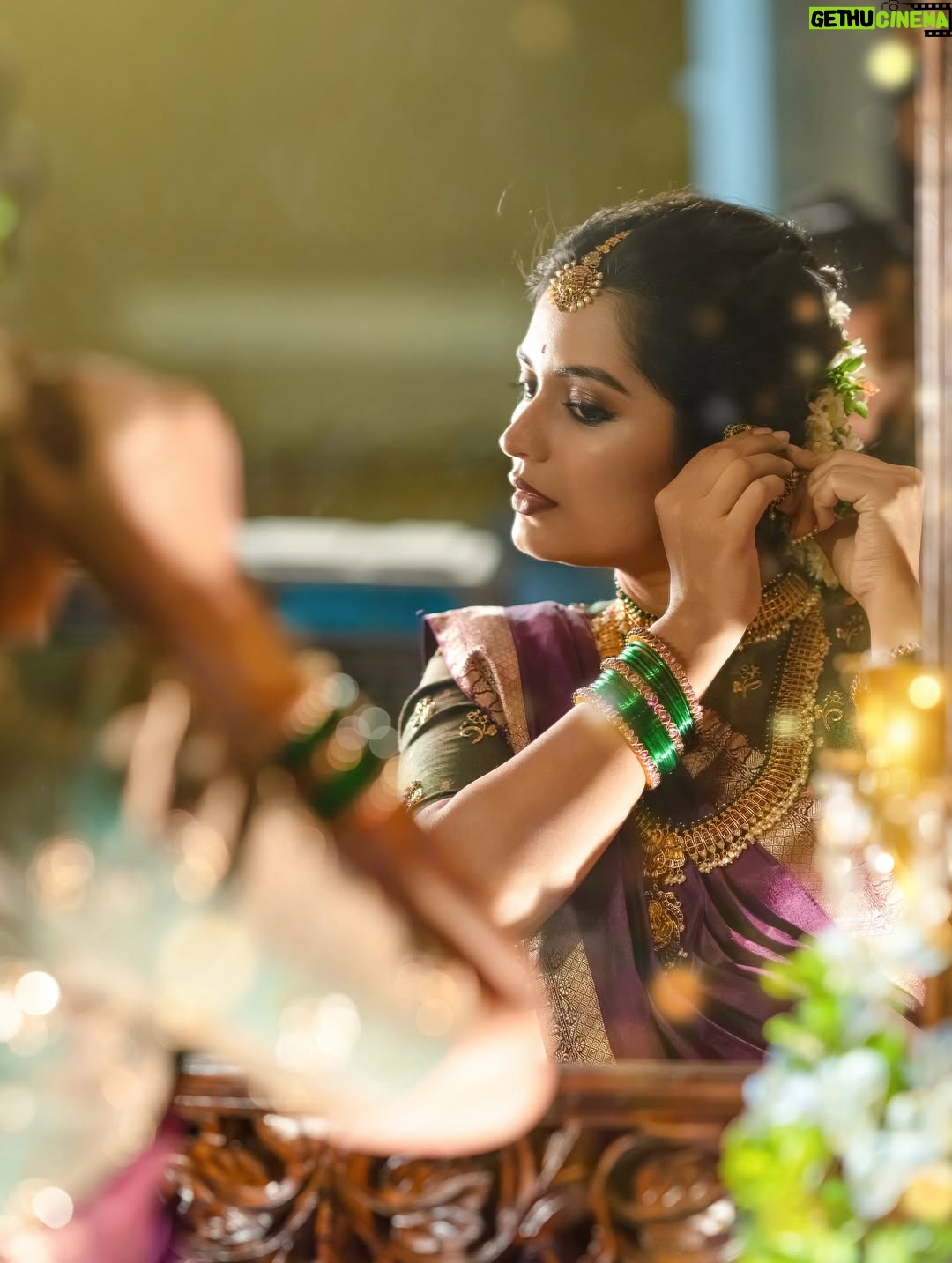 Priyanka M Jain - 89.3K Likes - మహానటి❤️‍🔥

In @srehadesignerstudioofficial @srehadesignerjewelleryofficial 
📸 @dl_shoots 
💄 @almightymakeupstudioacademy 
@nstudios_prewedding 

.

.

.

.

.

.

#priyanka #priyankajain #priyankamjain #mahanati #savitri #trending #retro #india #telugu #teluguretro #maayabazaar #lehenga #pattu #south #southindian #wedding #jewellery #viral #bn #virall #vintage #designs #designsoftheday #weddinghairstyle #ootd #ootn #outfit #attire