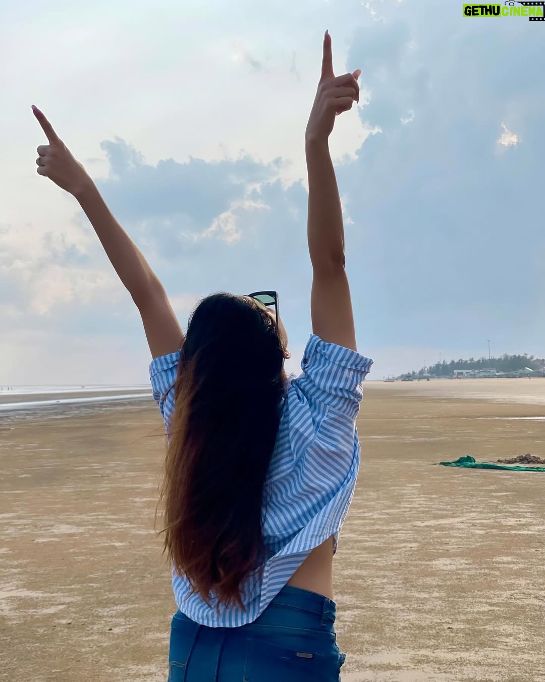 Priyanka Mitra - 36.4K Likes - Salty air & Sun-kissed hair 💃🏻🫠
.
.
.
#instagood #instapic #love #seaside #fun #livelovelaugh #happiness #gratitude #radhekrishna