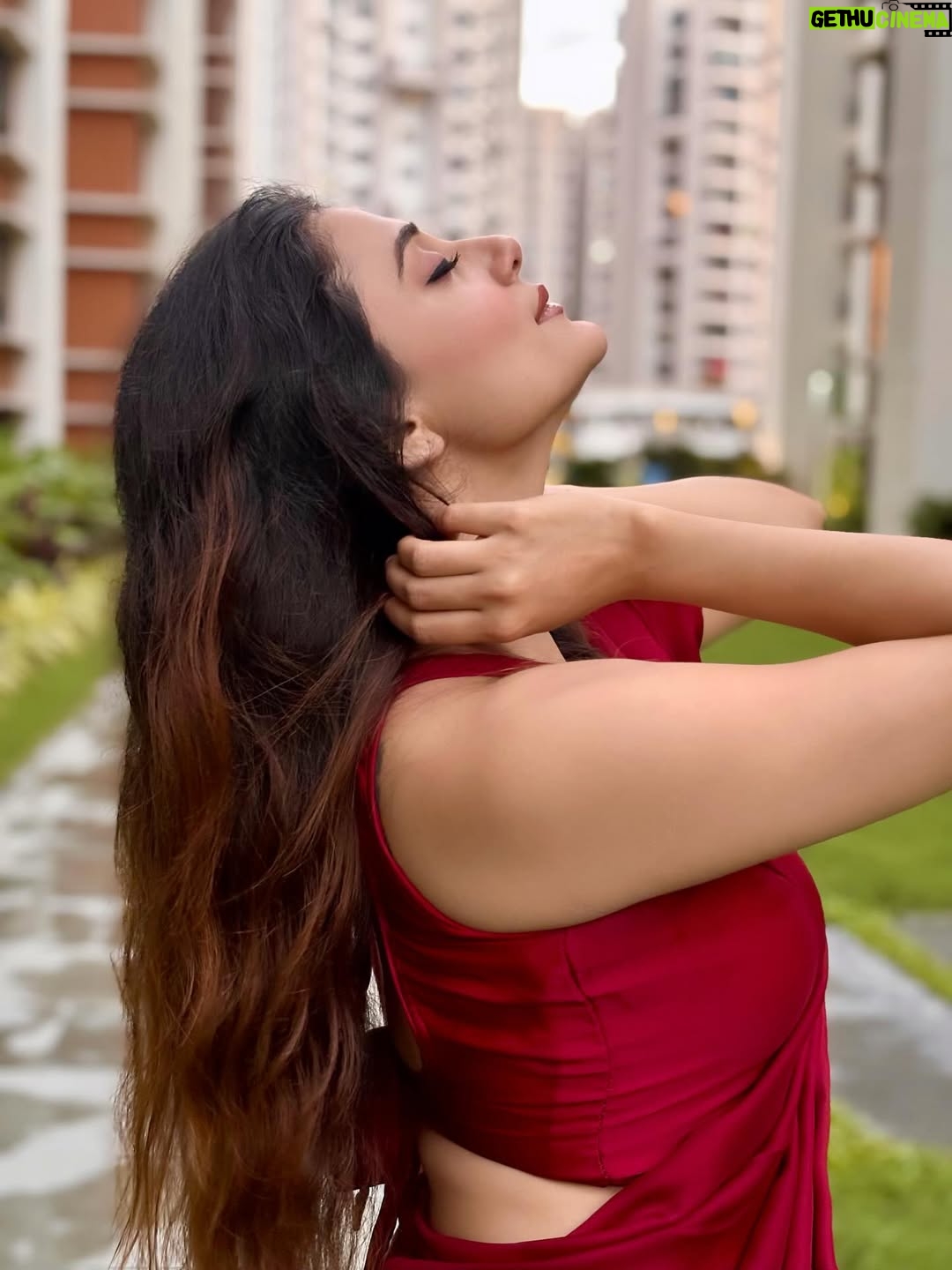 Priyanka Mitra - 33.7K Likes - 🤎
.
.
💄 @artistic_arinjit 
🥻 @sampurna_dey_100 
.
.
#imstagood #love #happiness #weather #redraw #gratitute #grateful #harekrishna