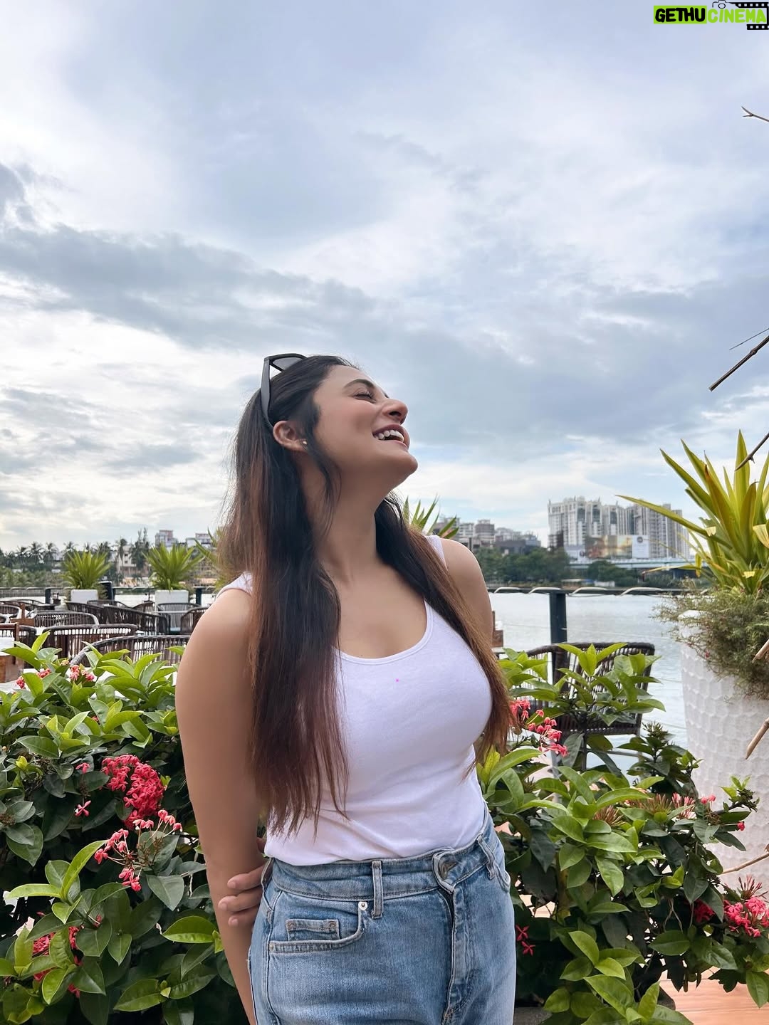 Priyanka Mitra - 22.4K Likes - Sun-daze 🤍
.
.
#instagood #whitelove #happiness #love #livelife #gratitude #grateful #radhekrishna