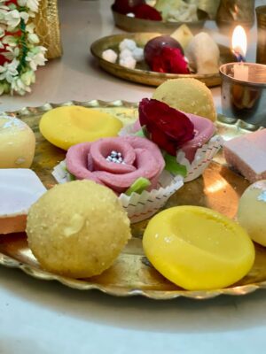 Priyanka Mitra Instagram - May the divine flute of Krishna guide you towards eternal happiness 🪷
Hare Krishna 🙏🏻
.
.
#janmashtami #radhekrishna