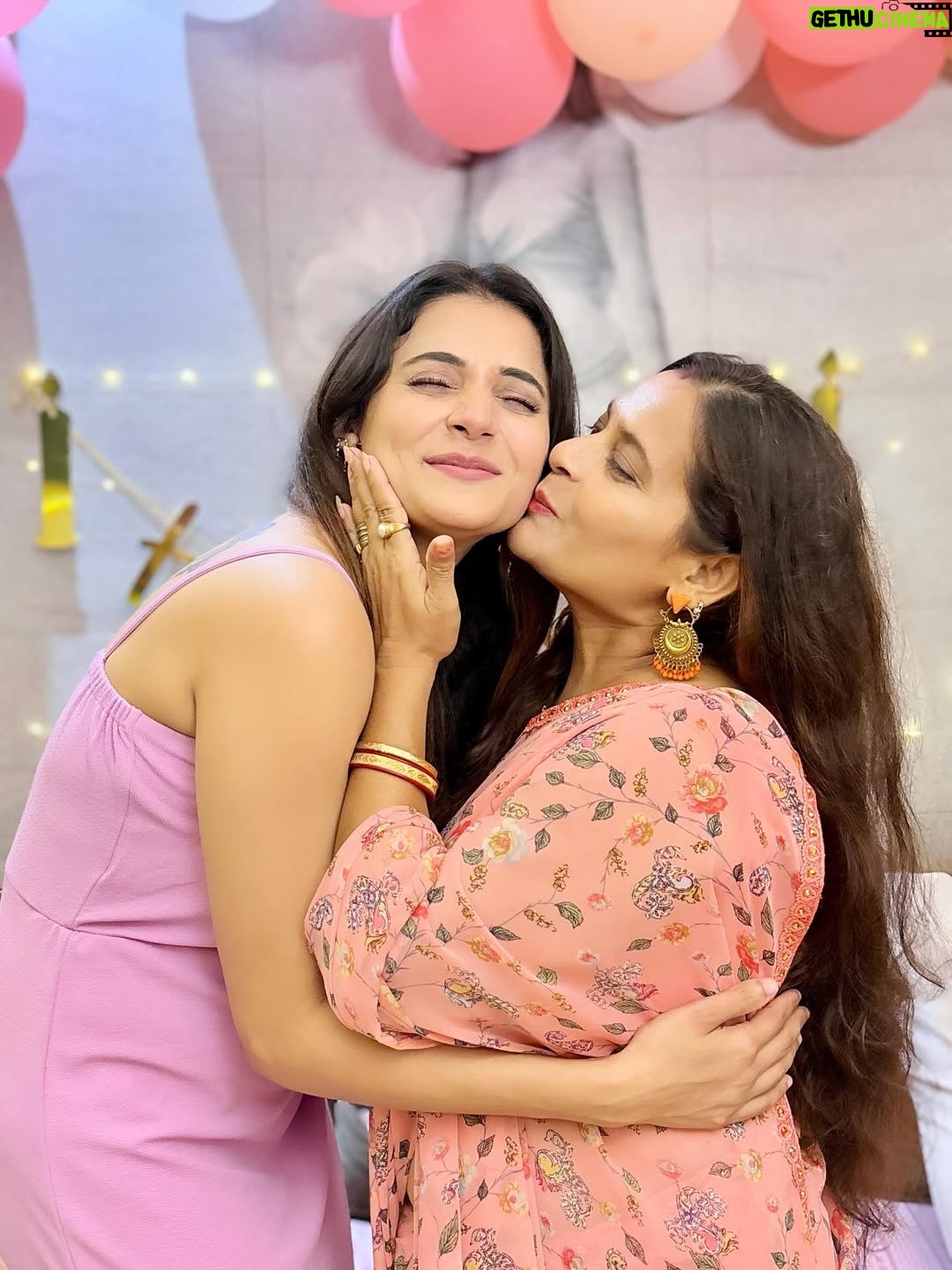 Priyanka Mitra - 21.7K Likes - Surrounded by love 🧿
Happy Me Day! ❤️💃🏻

& Thank you all for all the birthday love 😍🥂