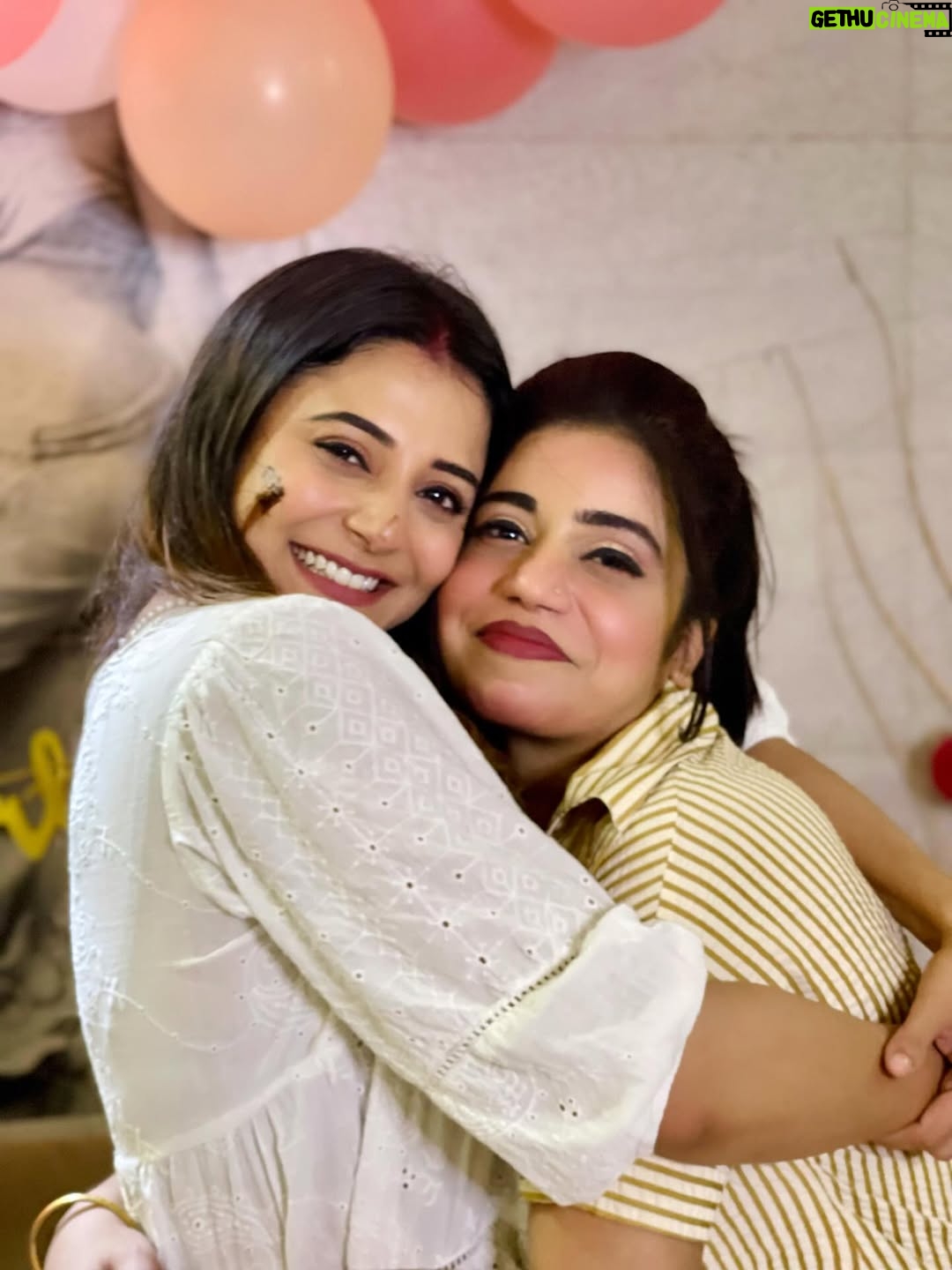 Priyanka Mitra - 21.7K Likes - Surrounded by love 🧿
Happy Me Day! ❤️💃🏻

& Thank you all for all the birthday love 😍🥂