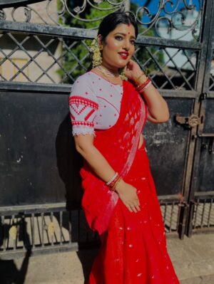 Priyanka Panigrahi Instagram - #laalsaree❤️