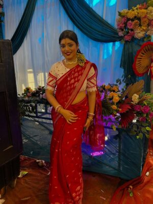 Priyanka Panigrahi Instagram - #laal saree🫶🏻🫶🏻🫶🏻🫶🏻