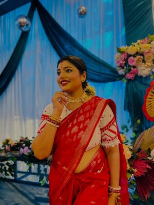 Priyanka Panigrahi Instagram - #laal saree🫶🏻🫶🏻🫶🏻🫶🏻