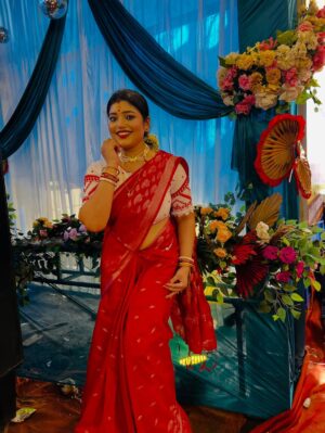 Priyanka Panigrahi Instagram - #laal saree🫶🏻🫶🏻🫶🏻🫶🏻