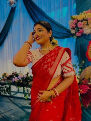 Priyanka Panigrahi Instagram - #laal saree🫶🏻🫶🏻🫶🏻🫶🏻