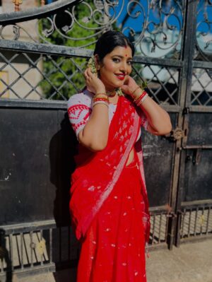 Priyanka Panigrahi Instagram - #laalsaree❤️