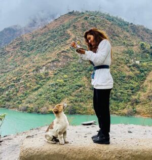 Priyanka Singh Instagram - The way he looking at me🐶🐶
He also Maggi lover🐶
#puppy #petlovers #puppylove #dog #cutebaby