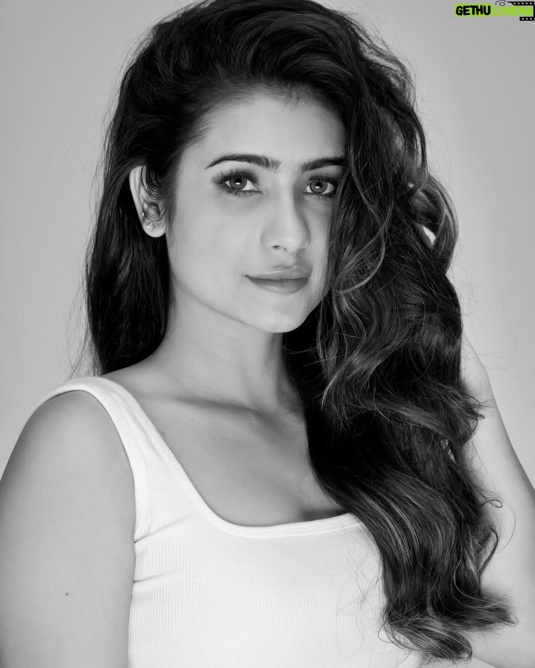 Priyanka Singh - 3 Likes - 🖤sassy 
.
.
📸: @ilmanaazphotography1 
#instagram #photooftheday #photo