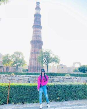 Priyanka Singh Instagram - Hello Delhi 👋🏻
.
.
.
.
#suswagatamkhushaamadeed #delhi #shoot #instagood #instagram #photooftheday #ootd #qutubminar #beautiful