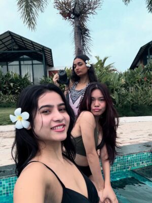 Priyanka Singh Instagram - endless blue 🌊🌅🪸🪼
one of my favourite place 🫶🏻
.
.
.
#summertime #pool #goodvibesalways #happy #instagram #girlstrip