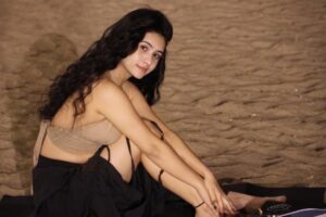 Priyanka Singh Instagram - 🫰🏻🤍a happy and pure heart.
.
.
.
#instagram #photooftheday #instagood #instaphoto #beach