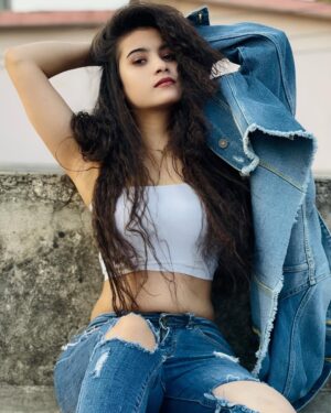 Priyanka Singh Instagram - Cool 🧊
Jacket from @forever21
.
#instagram #coolhair #photography #photooftheday #photoshoot #photo #camera #instagood #actor #liketime #fashionista #fashionmodel #photograph