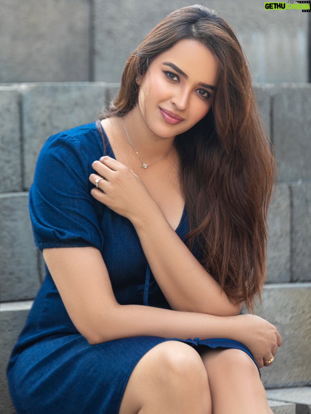 Pujita Ponnada - 30.9K Likes - 🫐🦋💙

📸 @portraits_by_jan 

#pujitaponnada