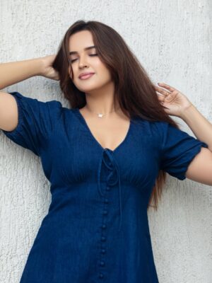 Pujita Ponnada Instagram - 🫐🦋💙

📸 @portraits_by_jan 

#pujitaponnada