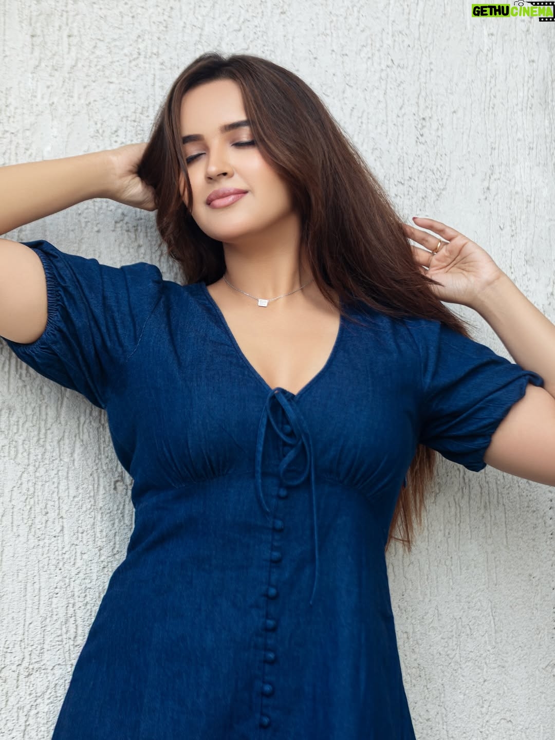 Pujita Ponnada - 30.9K Likes - 🫐🦋💙

📸 @portraits_by_jan 

#pujitaponnada