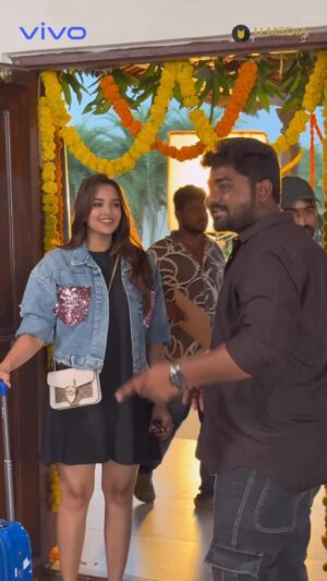 Pujita Ponnada Instagram - Directed Vivo V60 Ad Commercial 🔥🎥 
With Actress @pujita.ponnada 🤝❤️
Thanks For The Opportunity @umediaentertainments_ @kalyansunkara ❤️

@vivo_apts @realwajeed @itsmenag_08 

This Dasara With Vivo V60🔥 
DOP @ramanamohandop 
Writer @ajay__aj_yarlagadda 
@pavan.dasari @krishnakanthpagadala 
Direction Department @sammy_gana.k @pawankumar_asinti