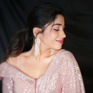 Purneima Day Instagram - Star Pravaha Puraskar 2024 ✨️
.
Design and outfit for Harshad and Purniemaa @theelanstyle 🩷
📸 @aartilokhandeofficial 
Makeup @mayurichavan