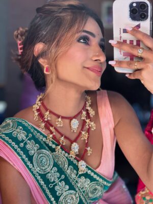 Purva Rajendra Shinde Instagram - “Just me , my phone and these mirrors “ 🪞 🤳
#mirror #selfies #purvashinde #purvaraaj #dailyposts