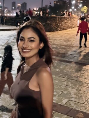 Purva Rajendra Shinde Instagram - My peace costs more than your drama can afford…✨
Enjoying my good time with people who choose ME ❤️✨
#potd #bandstand #mumbai #mumbaimerijaan #goodtimes #happyday #purvashinde #purvaraaj
