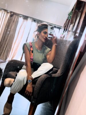 Purva Rajendra Shinde Instagram - “Just me , my phone and these mirrors “ 🪞 🤳
#mirror #selfies #purvashinde #purvaraaj #dailyposts