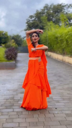 Purva Rajendra Shinde Instagram - Longgg pending reeel is finally here !
#besos
#dishaa #purvashinde #zeemarathi #paaru #sotd #purvaraaj #reelsi̇nstagram #reelitfeelit #reelsfyp #dancereels #dancinginsaree #maharashtrian #indowesternsaree
#sareenotsorry #sareedanceseries #sareeswag #sareeinspiration