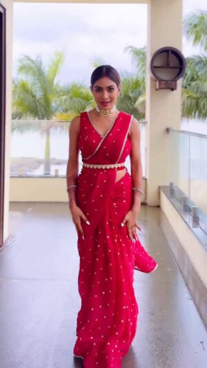 Purva Rajendra Shinde Instagram - Better late than never✨
Did you like this new look?
#shaky #reels #reelsi̇nstagram #trendingnow #trendingsongs #reelsinstagram #reelfeelit #foryou #dailyreels #ɴᴇᴡʟᴏᴏᴋ #dishaa #paaru #zeemarathi #purvashinde #purvaraaj