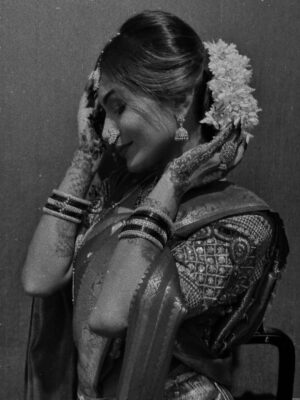 Purva Rajendra Shinde Instagram - या या पोरीचा बघून घ्या , बघून घ्या नवा नवा नखरा 🫶🏼
#purvashinde #paaru #dishaa #zeemarathi #marathimulgi #maharashtrian #marathisaaj #marathibana #indianstyle #indiagram #indianoutfit #indiantraditionalwear #purvaraaj