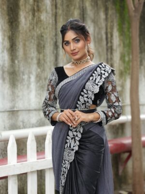 Purva Rajendra Shinde Instagram - हे, असं पाहिलं काहूर माजलं
जीवात जीव विरघळलं
🩶🩶
#purvashinde #dishaa #paaru #zeemarathiofficial #potd #saree #sareefashion #sareeswag #indianoutfit #indianoutfit #ethnic #marathimulgi #maharashtrian #purvaraaj