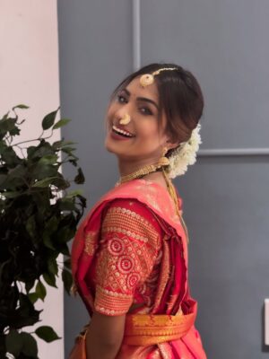 Purva Rajendra Shinde Instagram - Hi!
I am back again! ❤️
#paaru #dishaa #zeemarathiofficial #villain #evilisback #purvaraaj #purvashinde
Did you watch today’s episode?