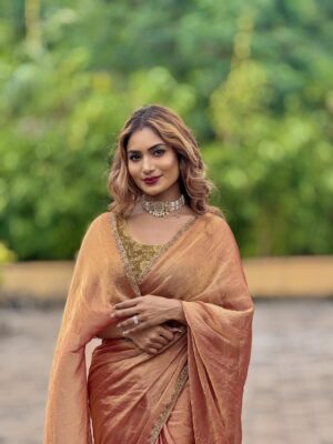 Purva Rajendra Shinde Instagram - ❤️

Haircolour by @karma_unisex_hair_studio 

[ purvashinde saree sareelook blonde highlights golden saree Maharashtrian look. Marathi mulgi. Dishaa paaru zeemarathi ]

#purvashinde #dishaa #paaru #ᴍᴀʀᴀᴛʜɪᴍᴜʟɢɪ #blondehighlights #goldensaree #saree #sareeswag #sareestyle #maharashtrian #potd #purvaraaj #zeemarathiofficial