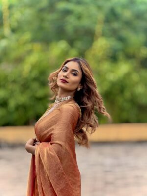 Purva Rajendra Shinde Instagram - ❤️

Haircolour by @karma_unisex_hair_studio 

[ purvashinde saree sareelook blonde highlights golden saree Maharashtrian look. Marathi mulgi. Dishaa paaru zeemarathi ]

#purvashinde #dishaa #paaru #ᴍᴀʀᴀᴛʜɪᴍᴜʟɢɪ #blondehighlights #goldensaree #saree #sareeswag #sareestyle #maharashtrian #potd #purvaraaj #zeemarathiofficial