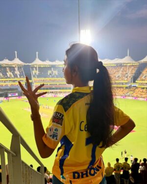 RJ Dimple Instagram - இனிய தமிழ் புத்தாண்டு நல்வாழ்த்துக்கள்💛✨🏃♀️
.
.
1. Enna vaazhka da idhu feels ft.Namma CSK 🙂↔️
2. Thought about a meme on CSK 😭
3. Win or lose, #cskforever 💛
4. Enaikume Enga THALA nee dhane🥹🎀
.
.
#chennaisuperkings #tamilnewyear #csk #thala #msdhoni