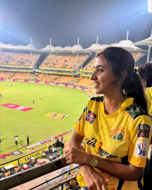 RJ Dimple Instagram - இனிய தமிழ் புத்தாண்டு நல்வாழ்த்துக்கள்💛✨🏃♀️
.
.
1. Enna vaazhka da idhu feels ft.Namma CSK 🙂↔️
2. Thought about a meme on CSK 😭
3. Win or lose, #cskforever 💛
4. Enaikume Enga THALA nee dhane🥹🎀
.
.
#chennaisuperkings #tamilnewyear #csk #thala #msdhoni