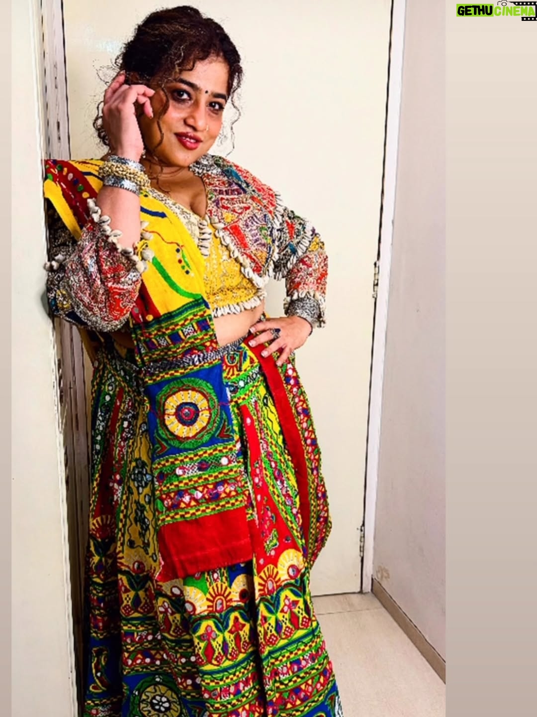 RJ Malishka - 1.7K Likes - Magic October❤️
Happy Navami. 
Accessories: @koharbykanika