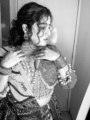 RJ Malishka Instagram - Magic October❤️
Happy Navami.
Accessories: @koharbykanika